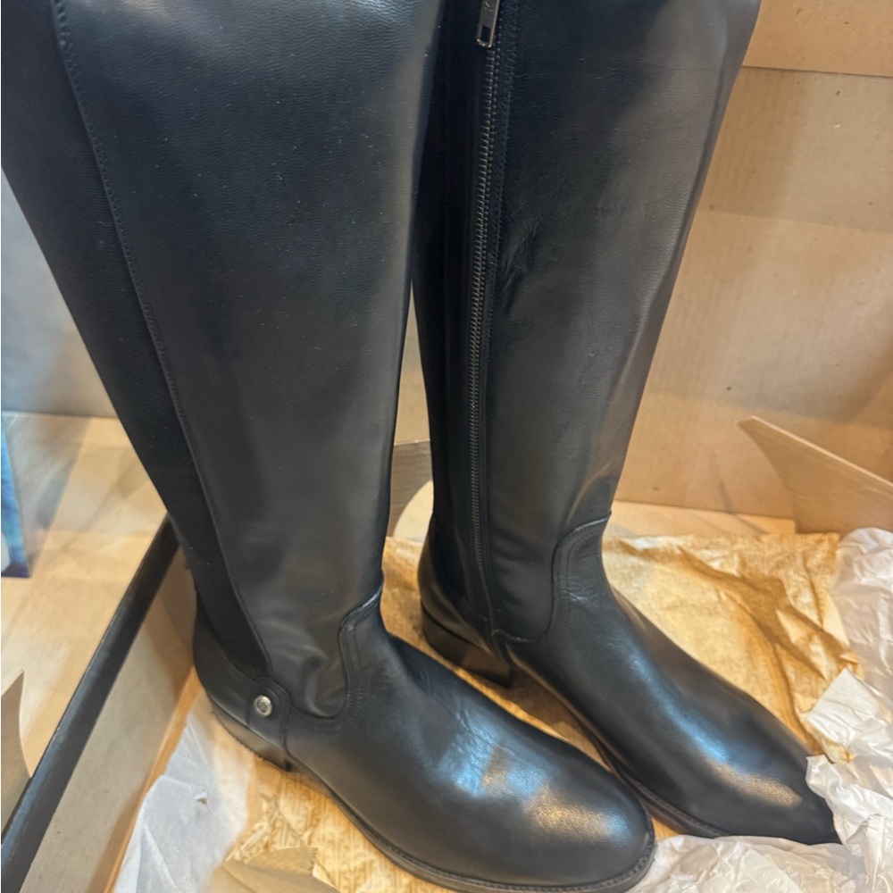 FRYE NWT Elegant Black Riding Boots